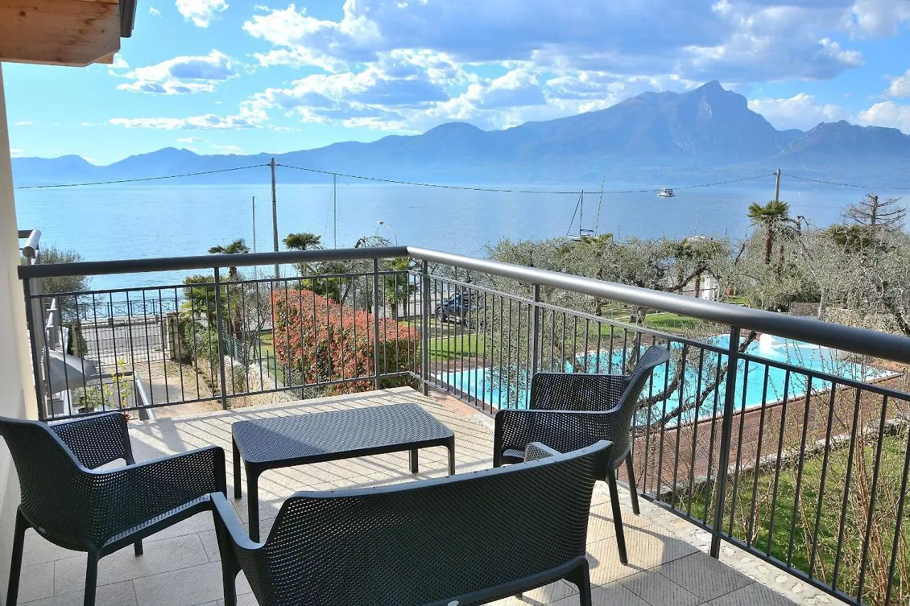 North House With Pool And Lake View Torri Del Benaco Lägenhet