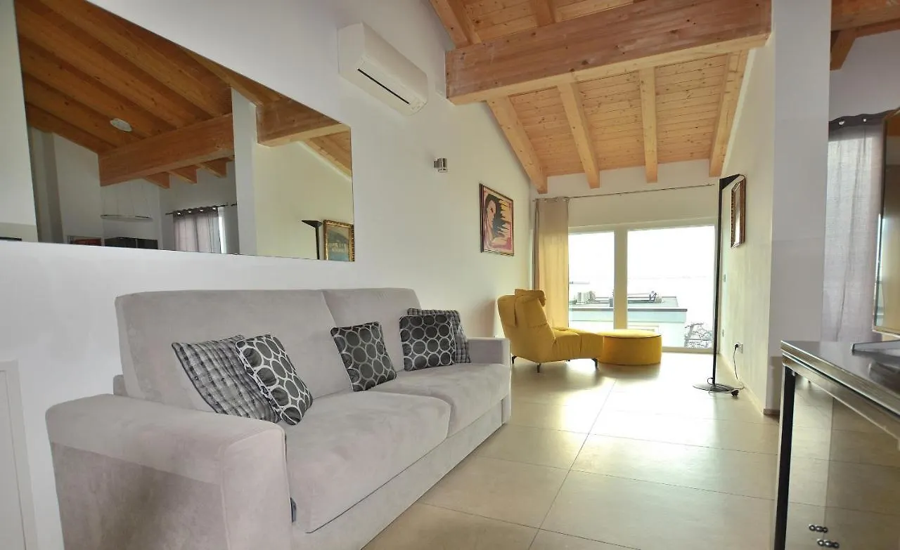 North House With Pool And Lake View Torri Del Benaco 0*,  Italien